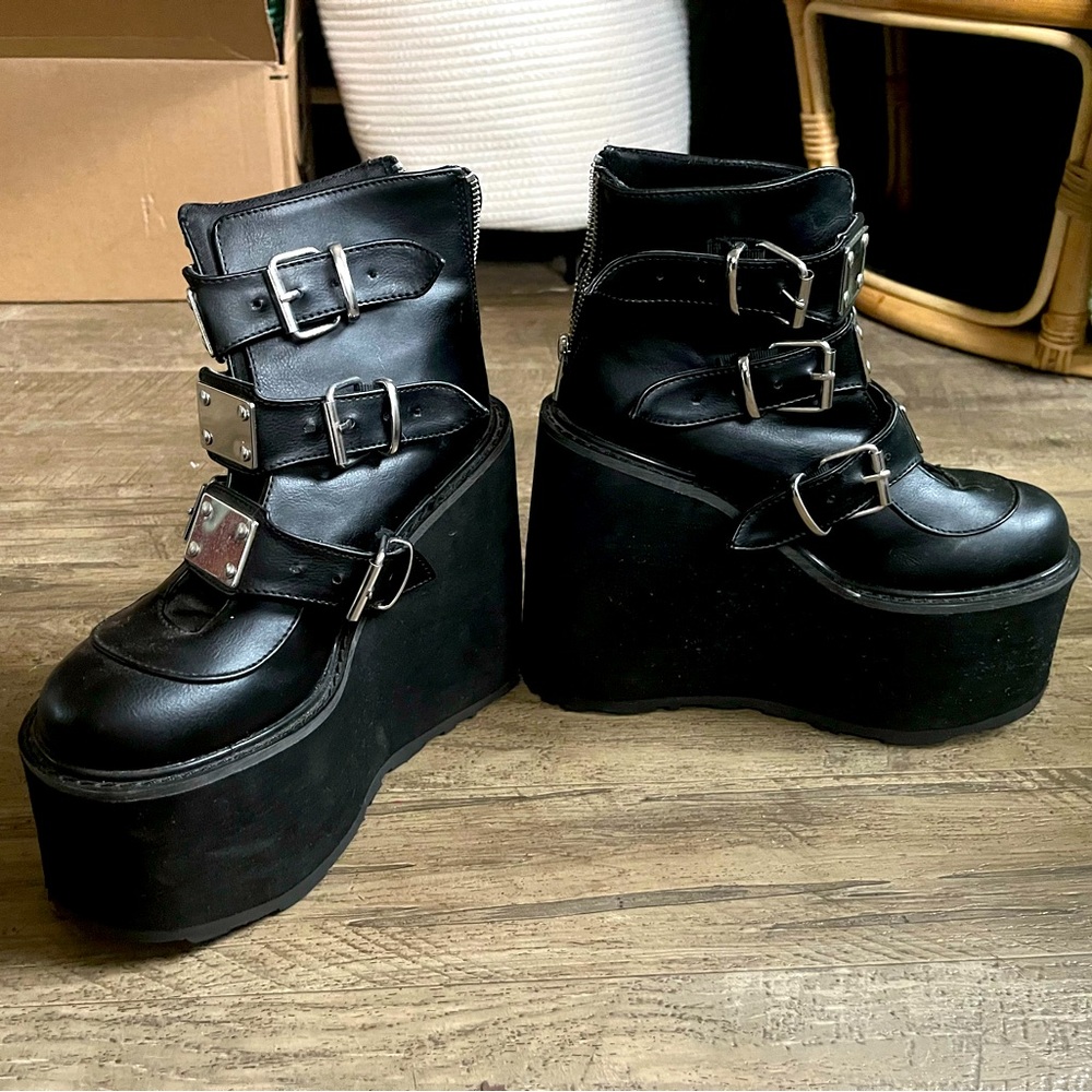 Demonia Women’s Platform Ankle Boots - Swing 105 Size 7 - Goth Punk Alt Leather